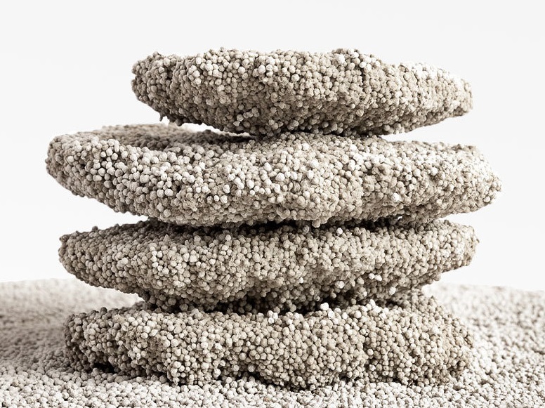 Bentonite cat litter